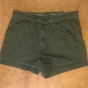 Green comfy breathable shorts M